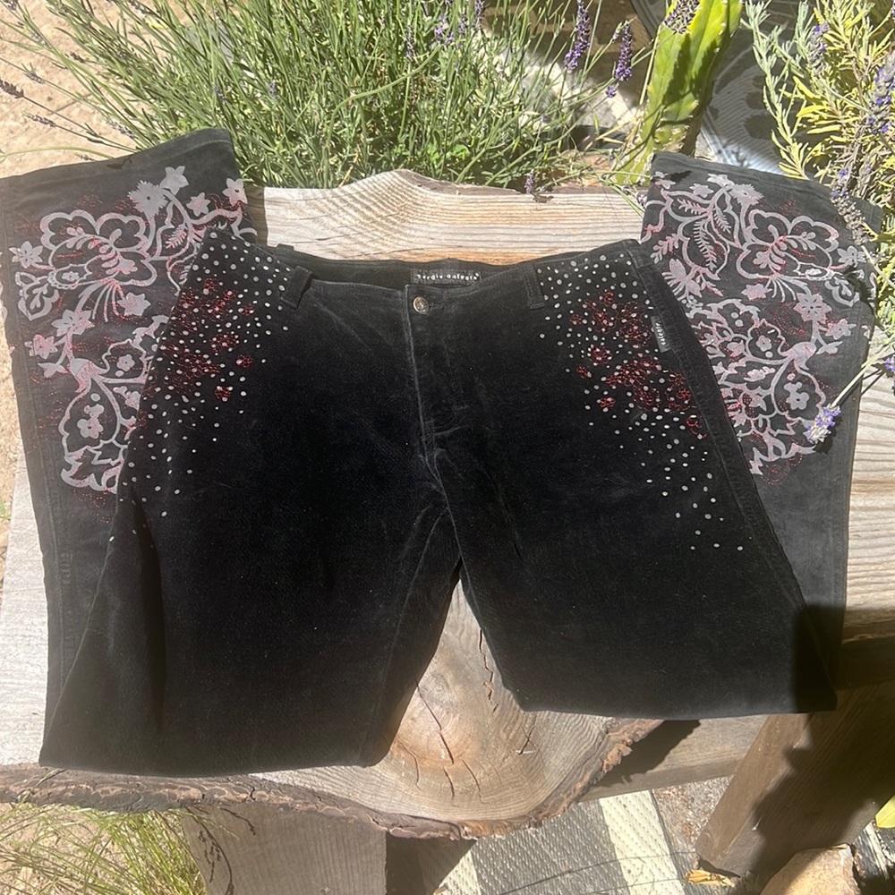 Sergio Valente embroidered corduroys/velvet  flare leg retro jeans woman’s sz 30